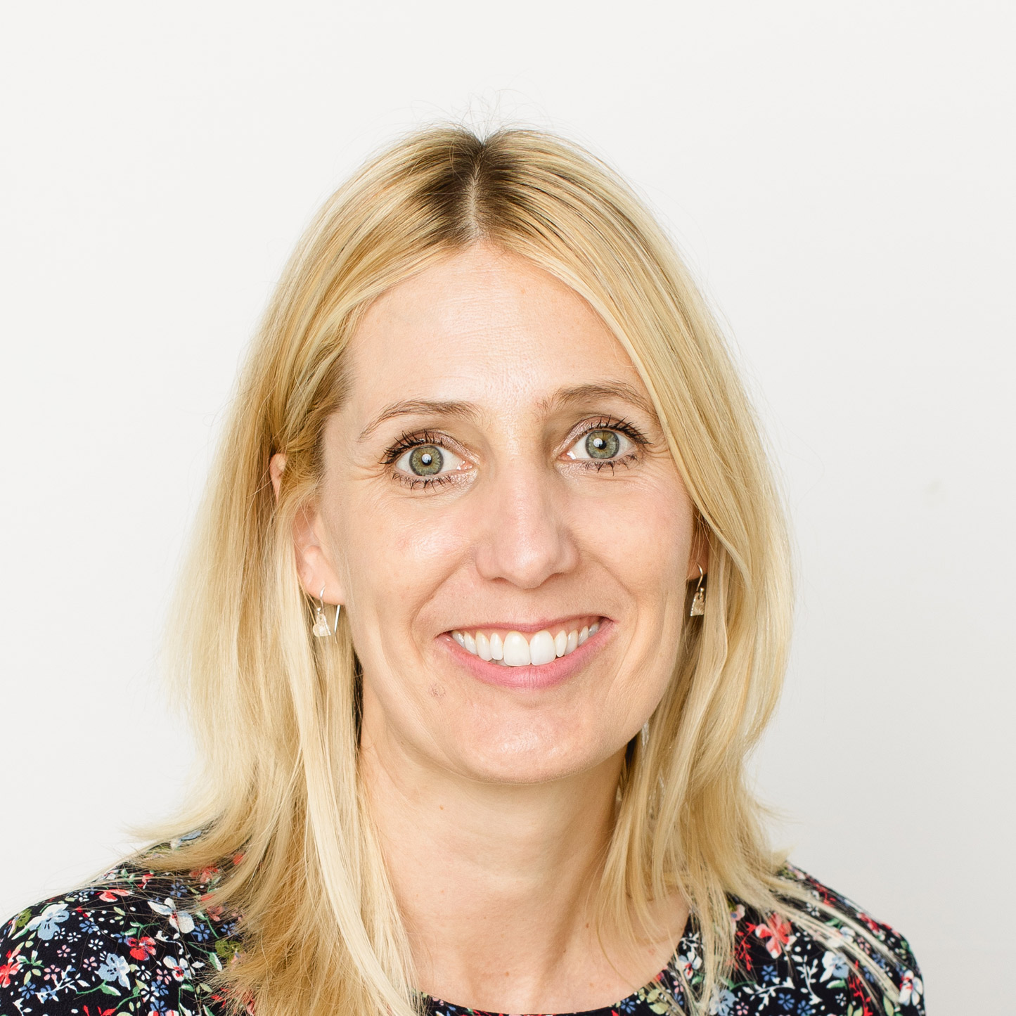Dr Lucy Lowthian